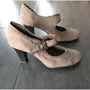 Aerosoles Water Roll Taupe Faux Suede Mary Jane Comfort Pump Heels 9M Academia